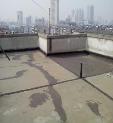 武宣漏水维修 楼顶漏水是什么原因，楼顶漏水维修方法是什么?